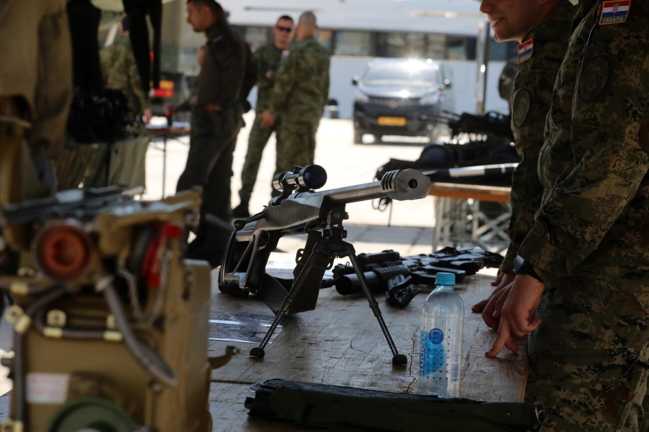 Rijeka: Pripadnici MORH-a na Gatu Karoline rije?ke Rijeka: Pripadnici MORH-a na Gatu Karoline rije?ke