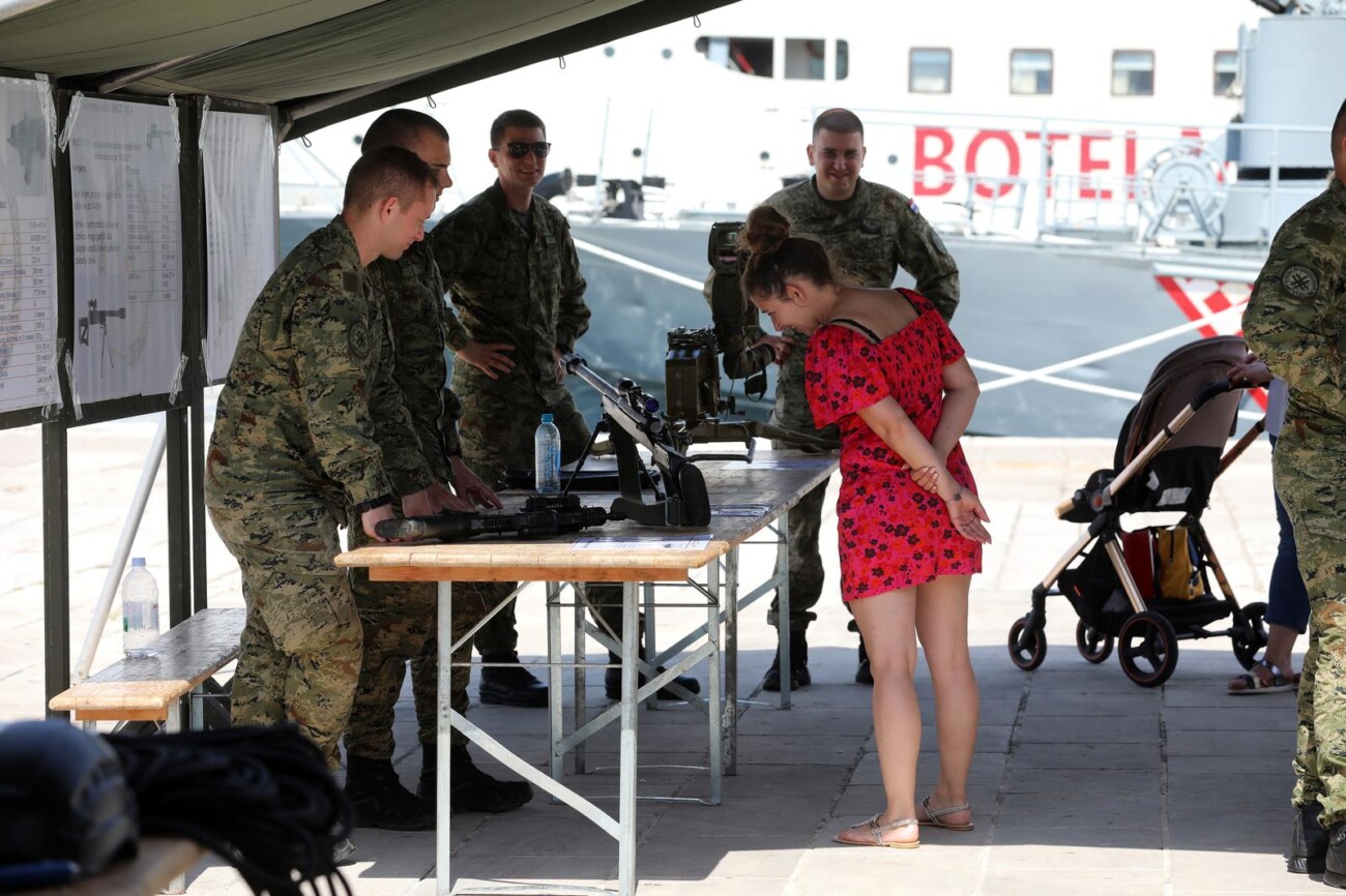 Rijeka: Pripadnici MORH-a na Gatu Karoline rije?ke Rijeka: Pripadnici MORH-a na Gatu Karoline rije?ke