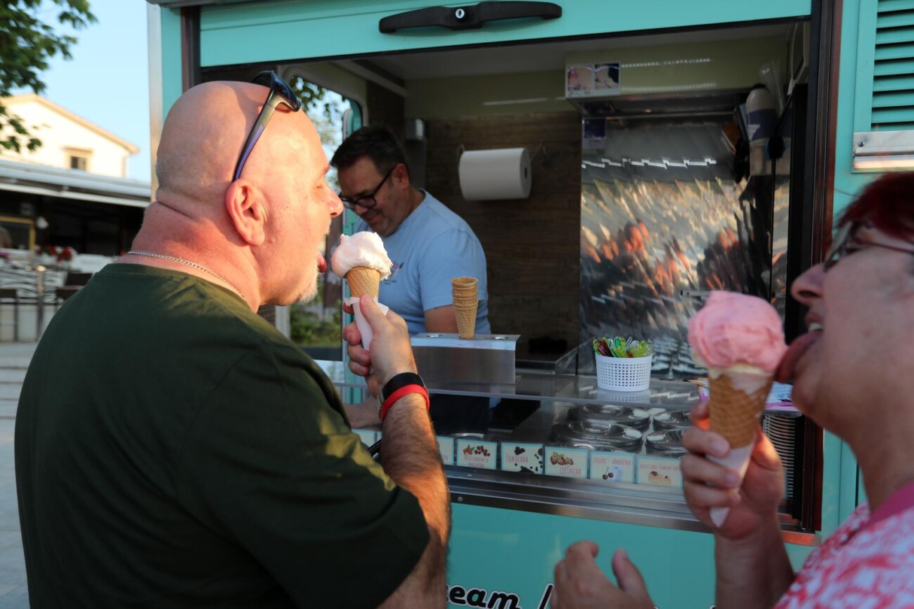 Njivice: Festival sladoleda na rivi