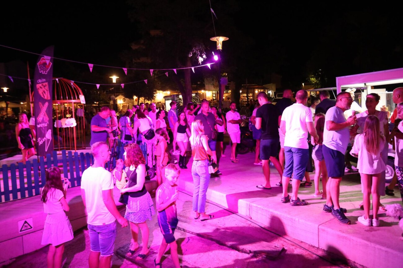 Njivice: Festival sladoleda na rivi