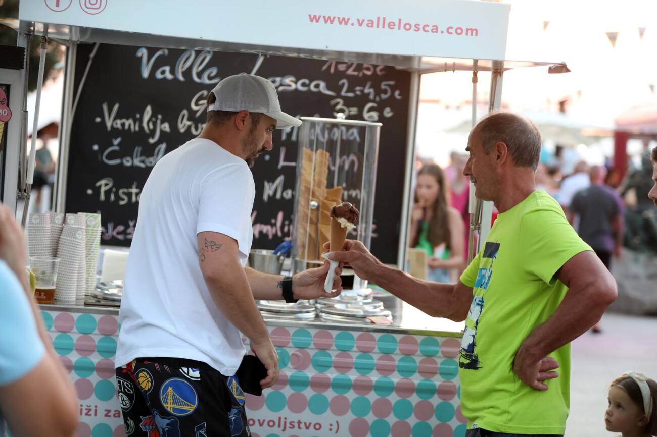 Njivice: Festival sladoleda na rivi