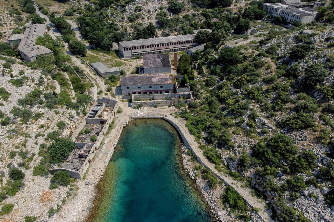 Pogled iz zraka na “Hrvatski Alcatraz”