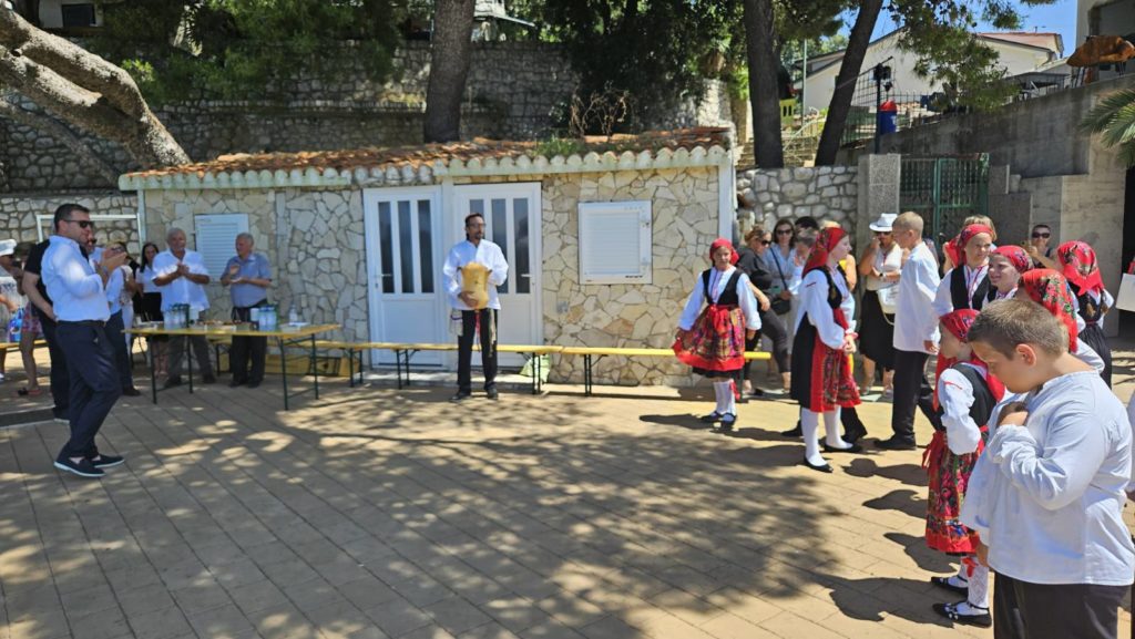 lopar baska linija pgž (5) lopar baska linija pgž (5)