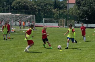 nk pomorac liverpool kamp nogomet djeca (4)