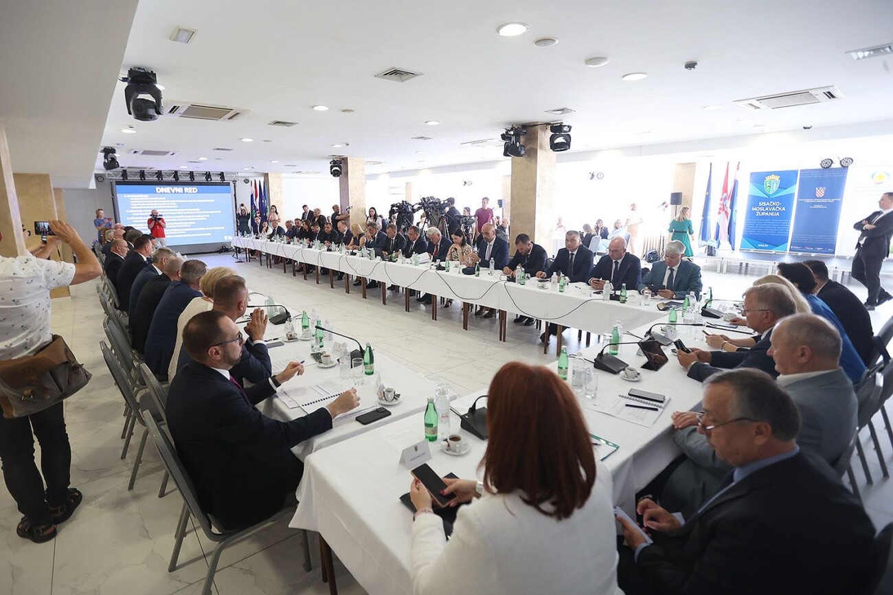 pgž sastanak vlade komadina (1) pgž sastanak vlade komadina (1)