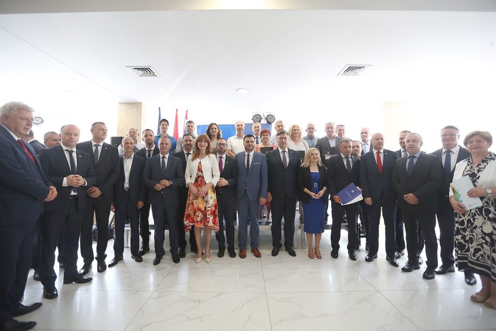 pgž sastanak vlade komadina (6) pgž sastanak vlade komadina (6)