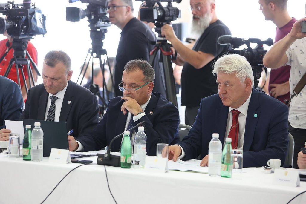 pgž sastanak vlade komadina (9) pgž sastanak vlade komadina (9)