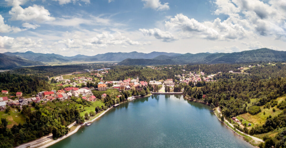 1 Općina Fužine s pogledom na jezero Bajer panorama photo by Mario Jurina