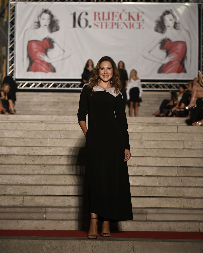 IVONA BRNELIC IVONA BRNELIC