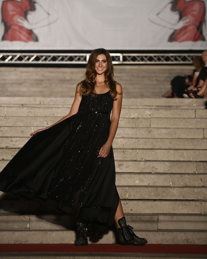 IVONA BRNELIC IVONA BRNELIC