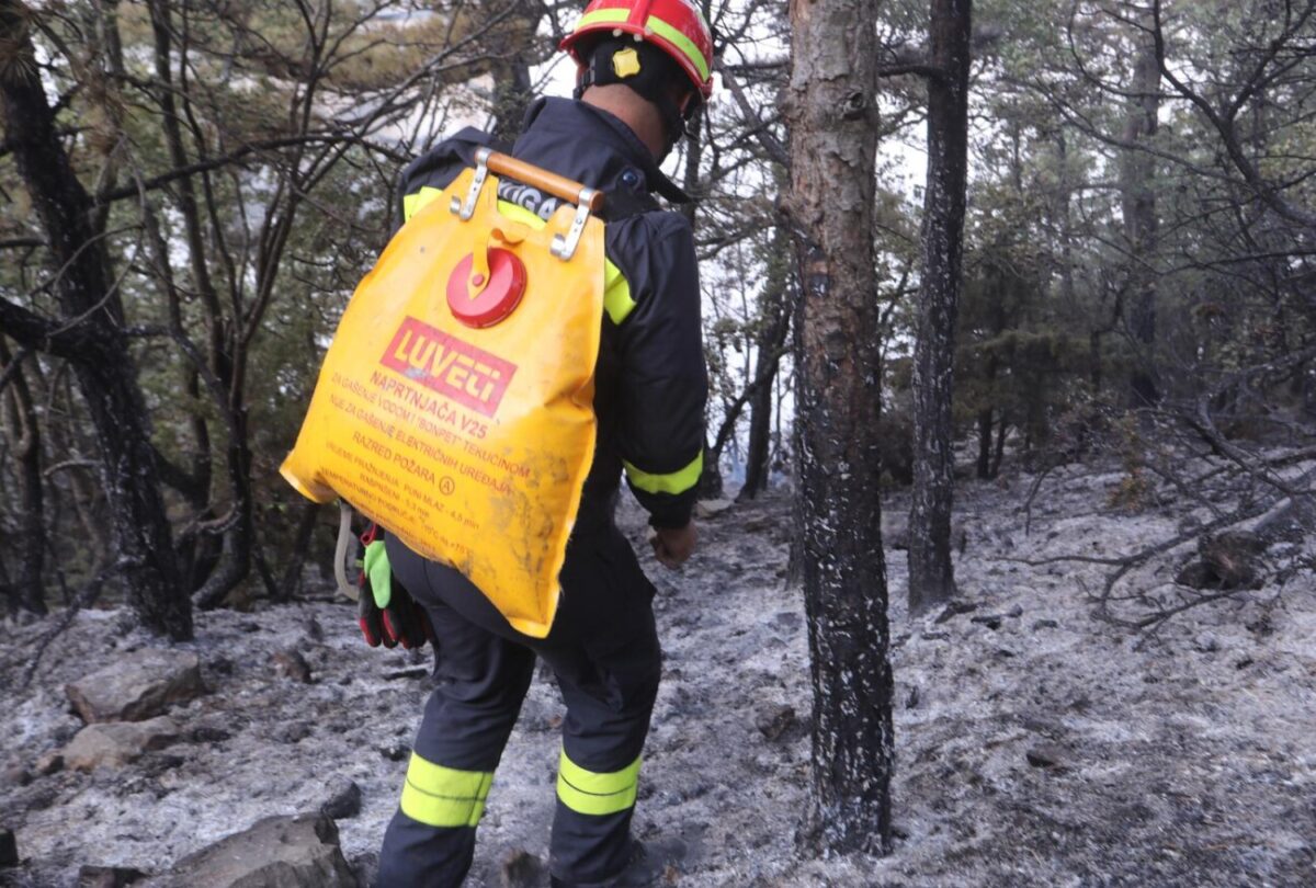 Makarska: Vatrogasci na zgarištu u parku prirode Biokovo