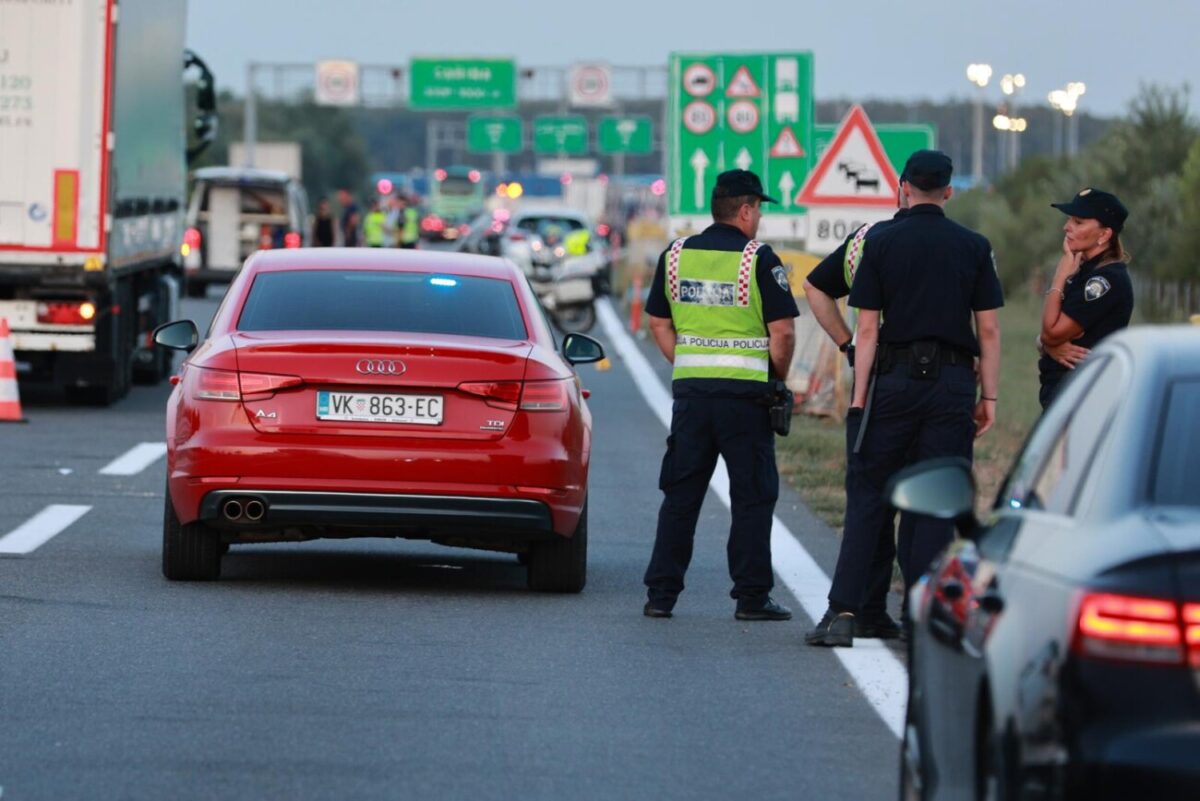 Županja: Policajka službenim motocikom pregazila pješaka