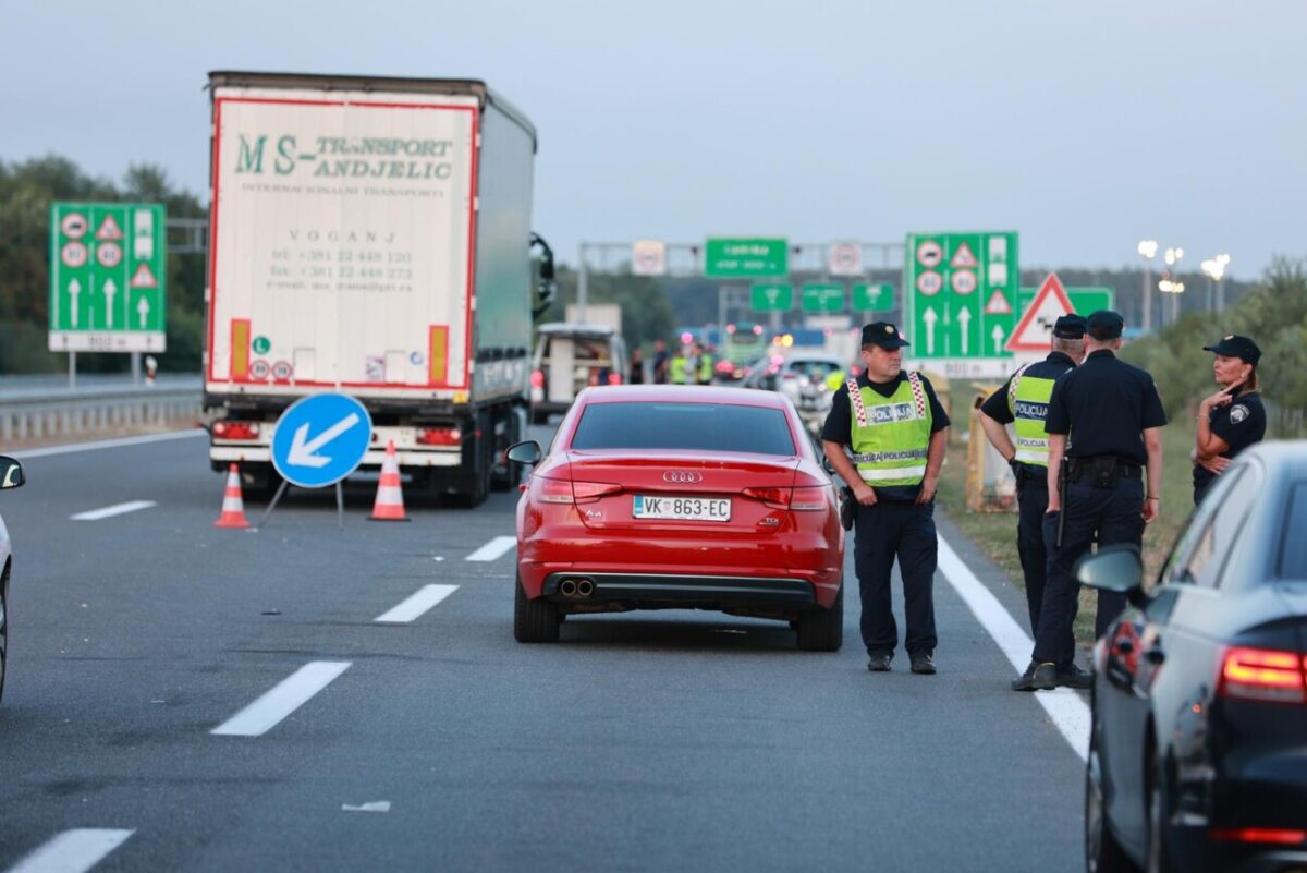 Županja: Policajka službenim motocikom pregazila pješaka