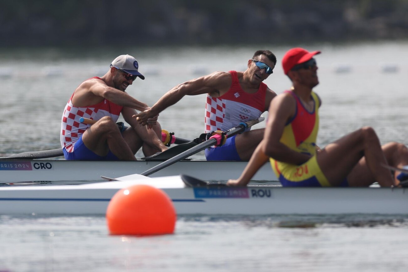 Pariz: Braća Sinković osvojila zlato na Olimpijskim igrama u dvojcu bez kormilara Pariz: Braća Sinković osvojila zlato na Olimpijskim igrama u dvojcu bez kormilara