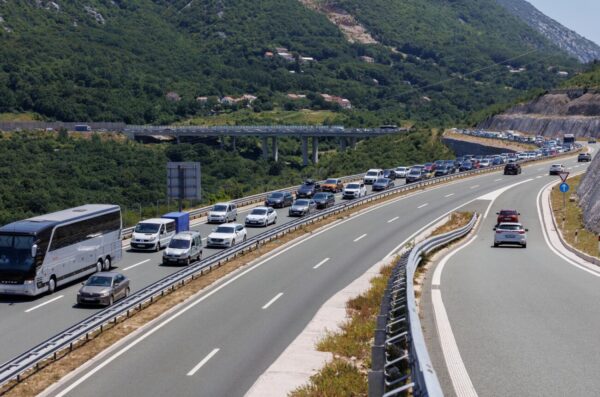 Gužve na autocesti A7 u smjeru Krčkog mosta Gužve na autocesti A7 u smjeru Krčkog mosta
