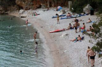 Rijeka: Rijetki kupa?i na plai Nova voda