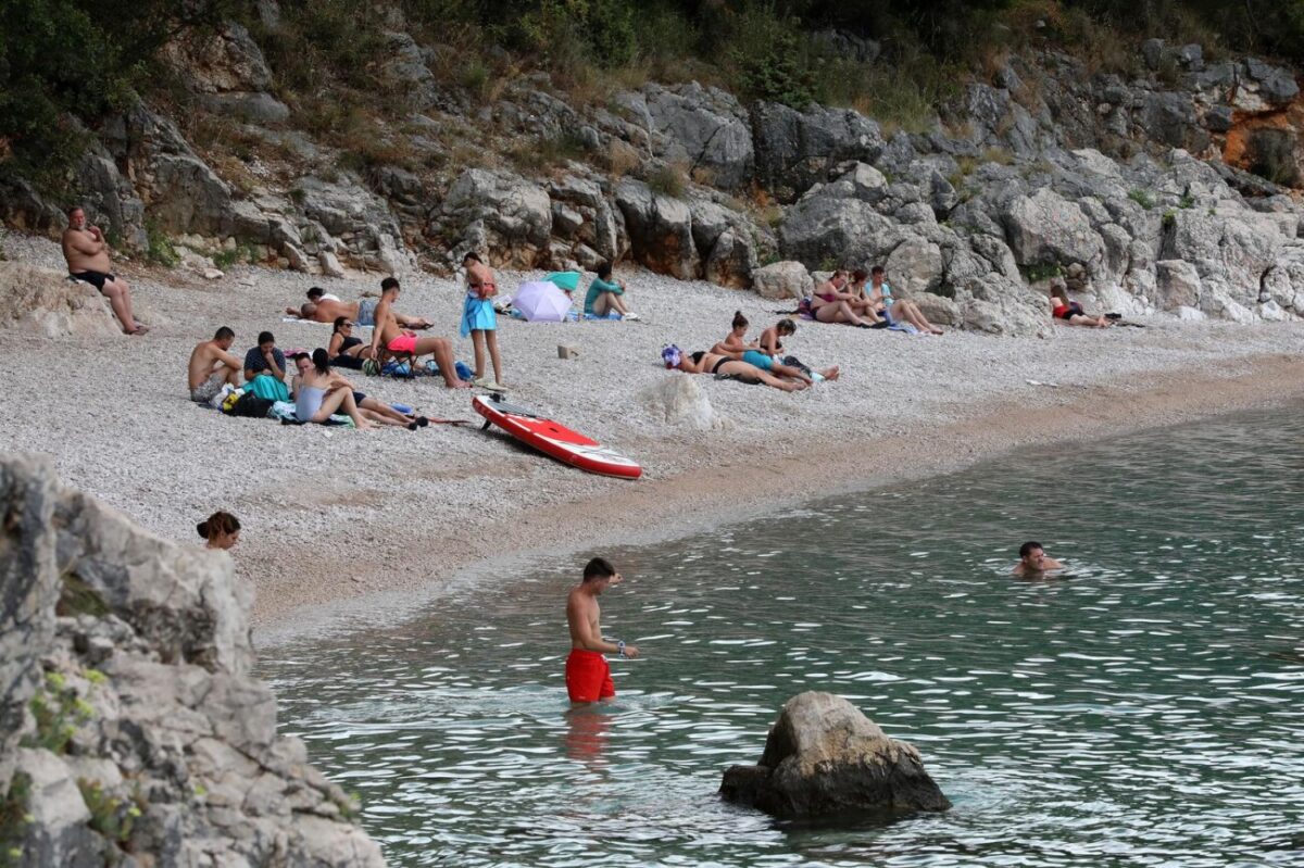 Rijeka: Rijetki kupa?i na plai Nova voda