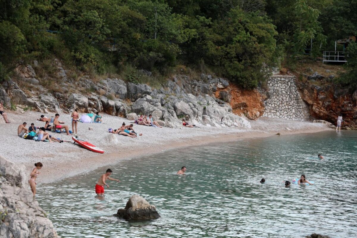 Rijeka: Rijetki kupači na plaži Nova voda