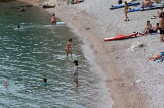 Rijeka: Rijetki kupa?i na plai Nova voda