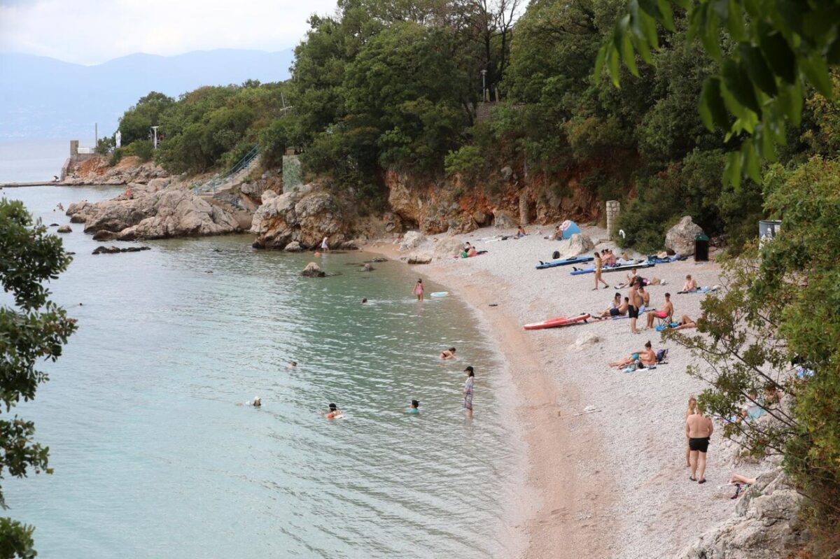 Rijeka: Rijetki kupači na plaži Nova voda