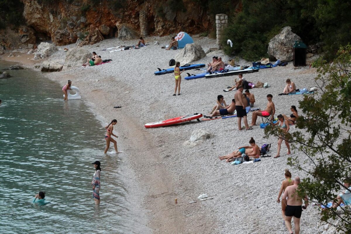 Rijeka: Rijetki kupa?i na plai Nova voda