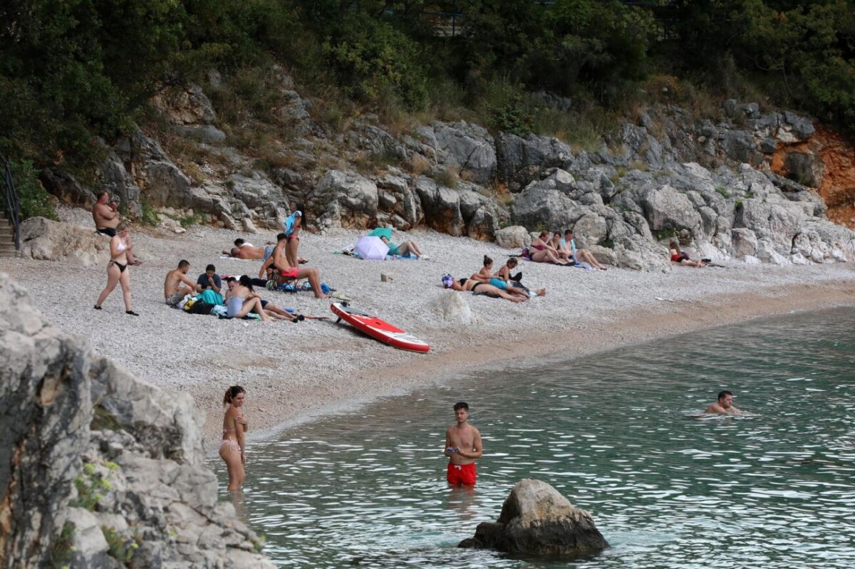 Rijeka: Rijetki kupa?i na plai Nova voda