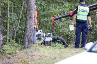 Klana: Dvije osobe poginule u slijetanju motocikla s ceste nedaleko od Rijeke