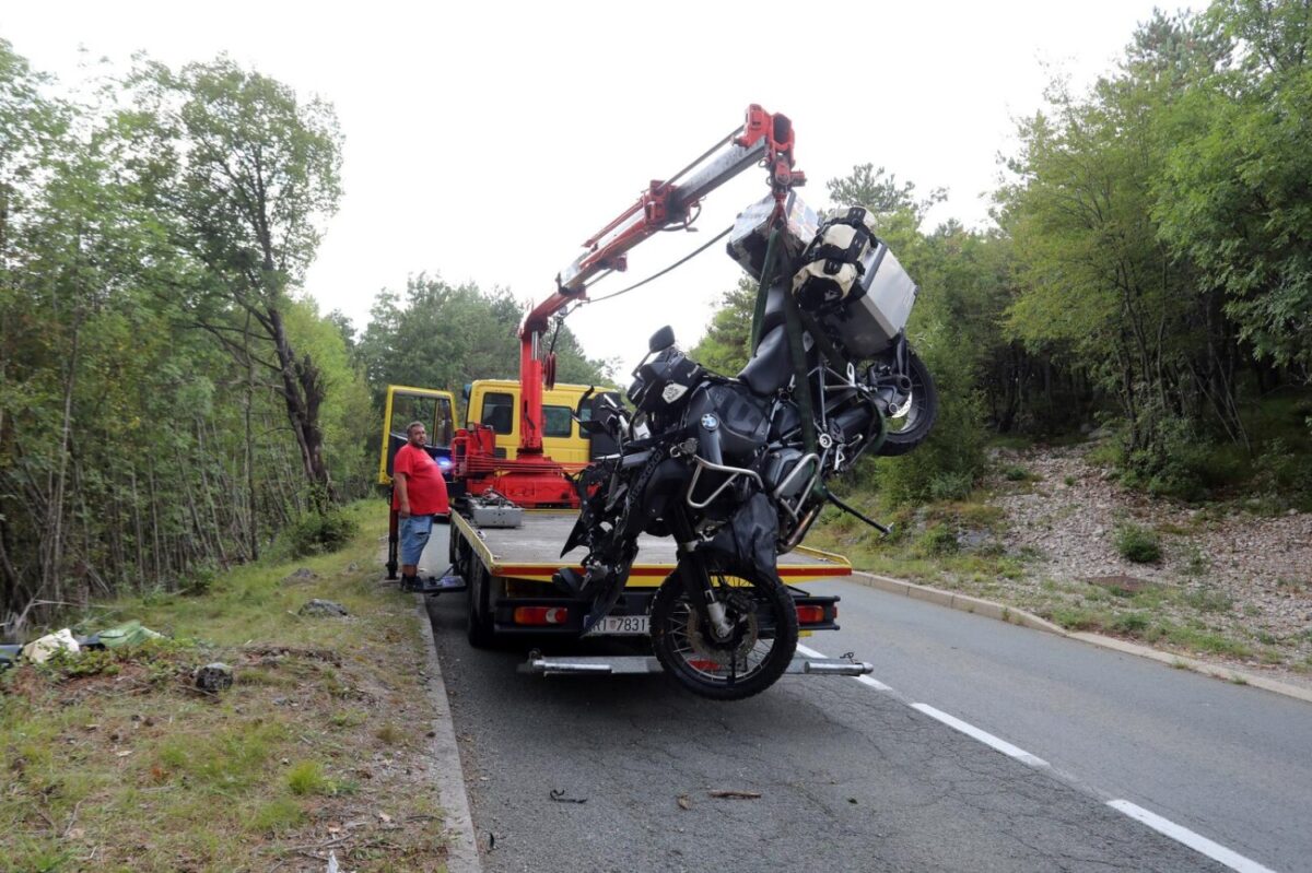 Klana: Dvije osobe poginule u slijetanju motocikla s ceste nedaleko od Rijeke