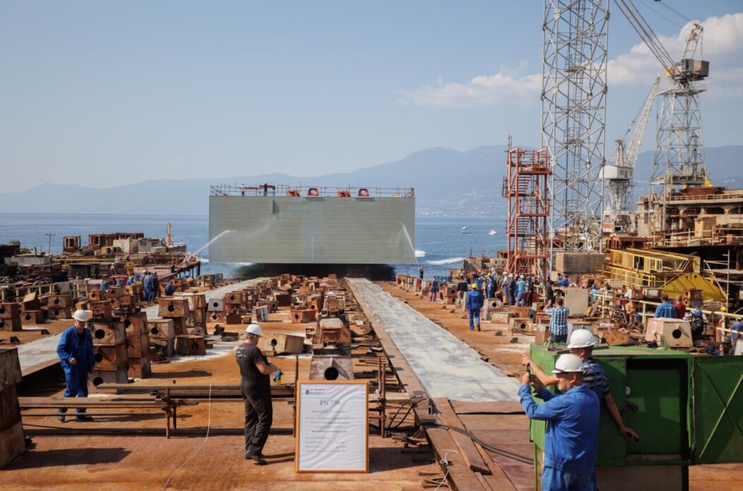 Rijeka: Svečano porinuće pontona u Brodogradilištu “3. Maj”