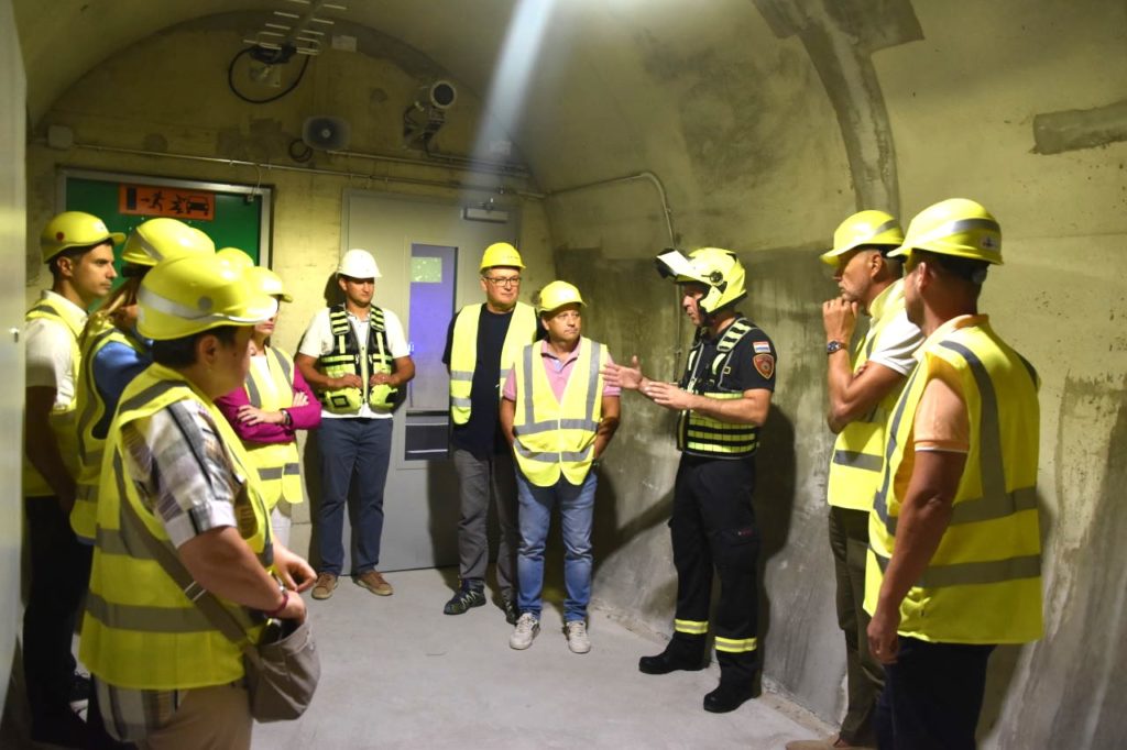 tunel-4-1024×682 tunel-4-1024×682