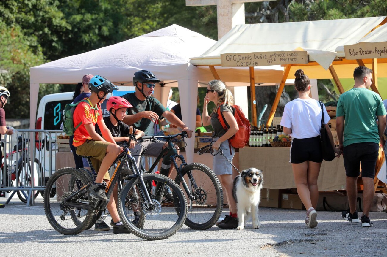 Učka: 16. Učkarski samanj u Parku prirode Učka Učka: 16. Učkarski samanj u Parku prirode Učka