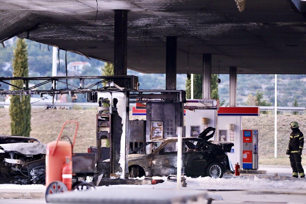 Strava na A1: Automobilom se zabio u benzinsku, jedna osoba poginula Strava na A1: Automobilom se zabio u benzinsku, jedna osoba poginula