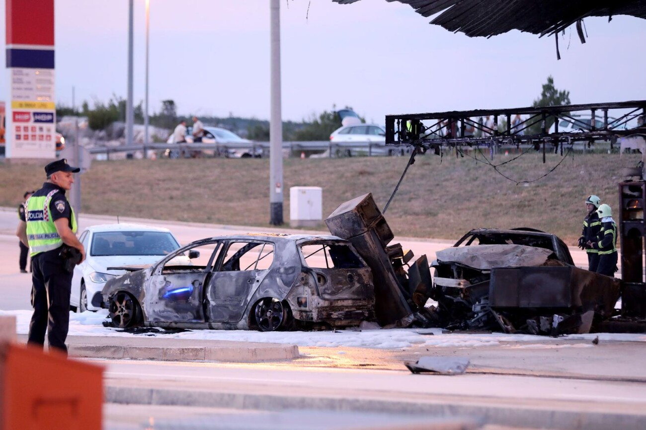 Strava na A1: Automobilom se zabio u benzinsku, jedna osoba poginula Strava na A1: Automobilom se zabio u benzinsku, jedna osoba poginula