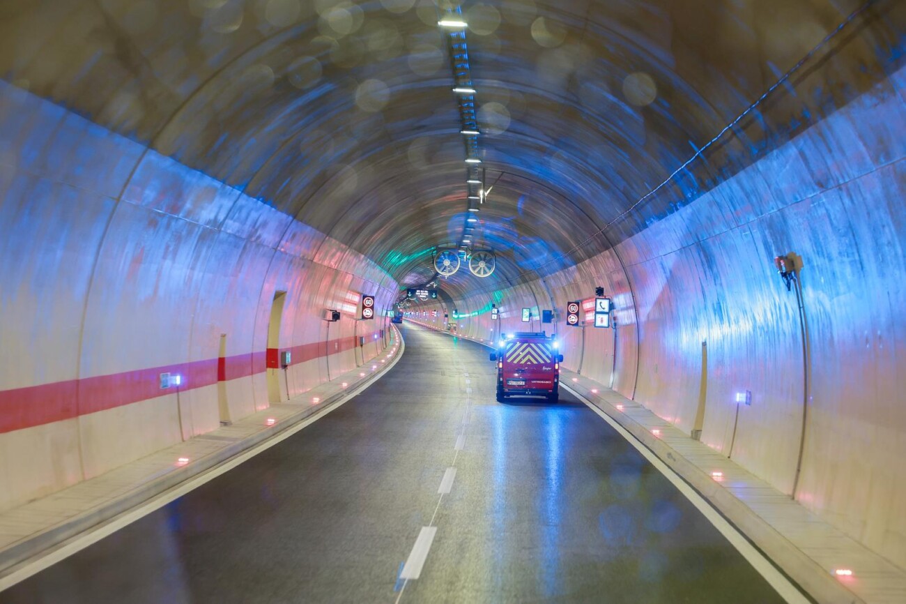 Obilazak dovršene nove cijevi Tunela Učka koja se danas pušta u promet Obilazak dovršene nove cijevi Tunela Učka koja se danas pušta u promet