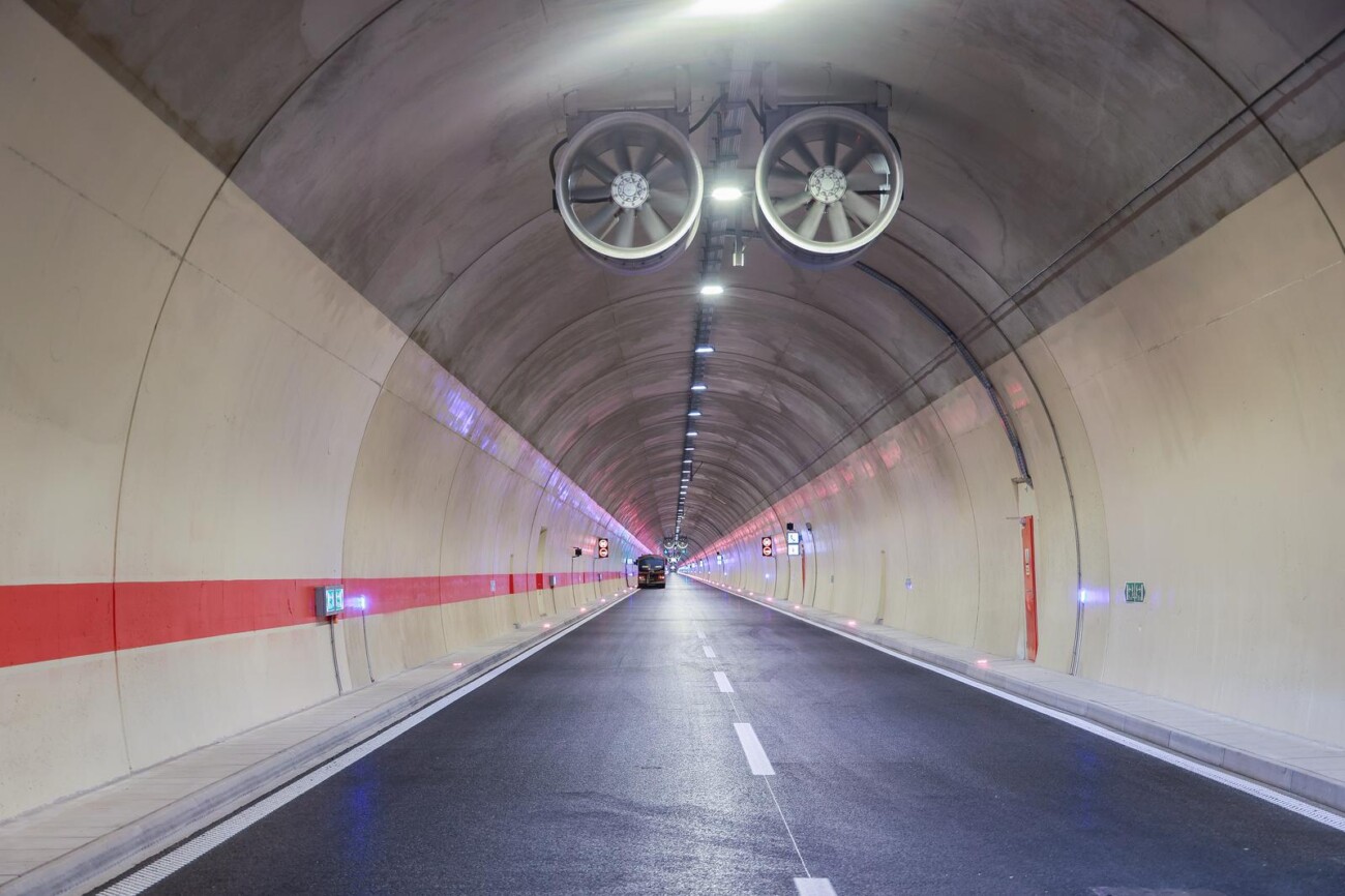 Obilazak dovršene nove cijevi Tunela Učka koja se danas pušta u promet Obilazak dovršene nove cijevi Tunela Učka koja se danas pušta u promet