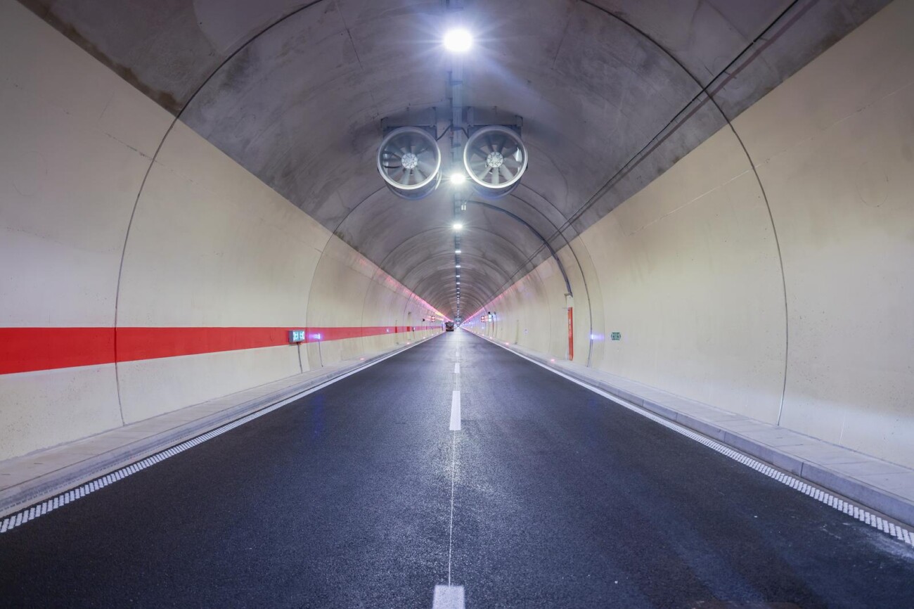 Obilazak dovršene nove cijevi Tunela Učka koja se danas pušta u promet Obilazak dovršene nove cijevi Tunela Učka koja se danas pušta u promet