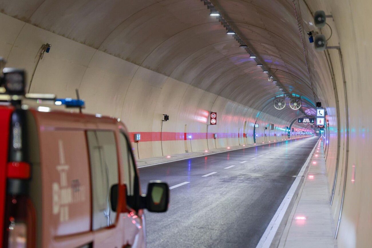 Obilazak dovršene nove cijevi Tunela Učka koja se danas pušta u promet Obilazak dovršene nove cijevi Tunela Učka koja se danas pušta u promet