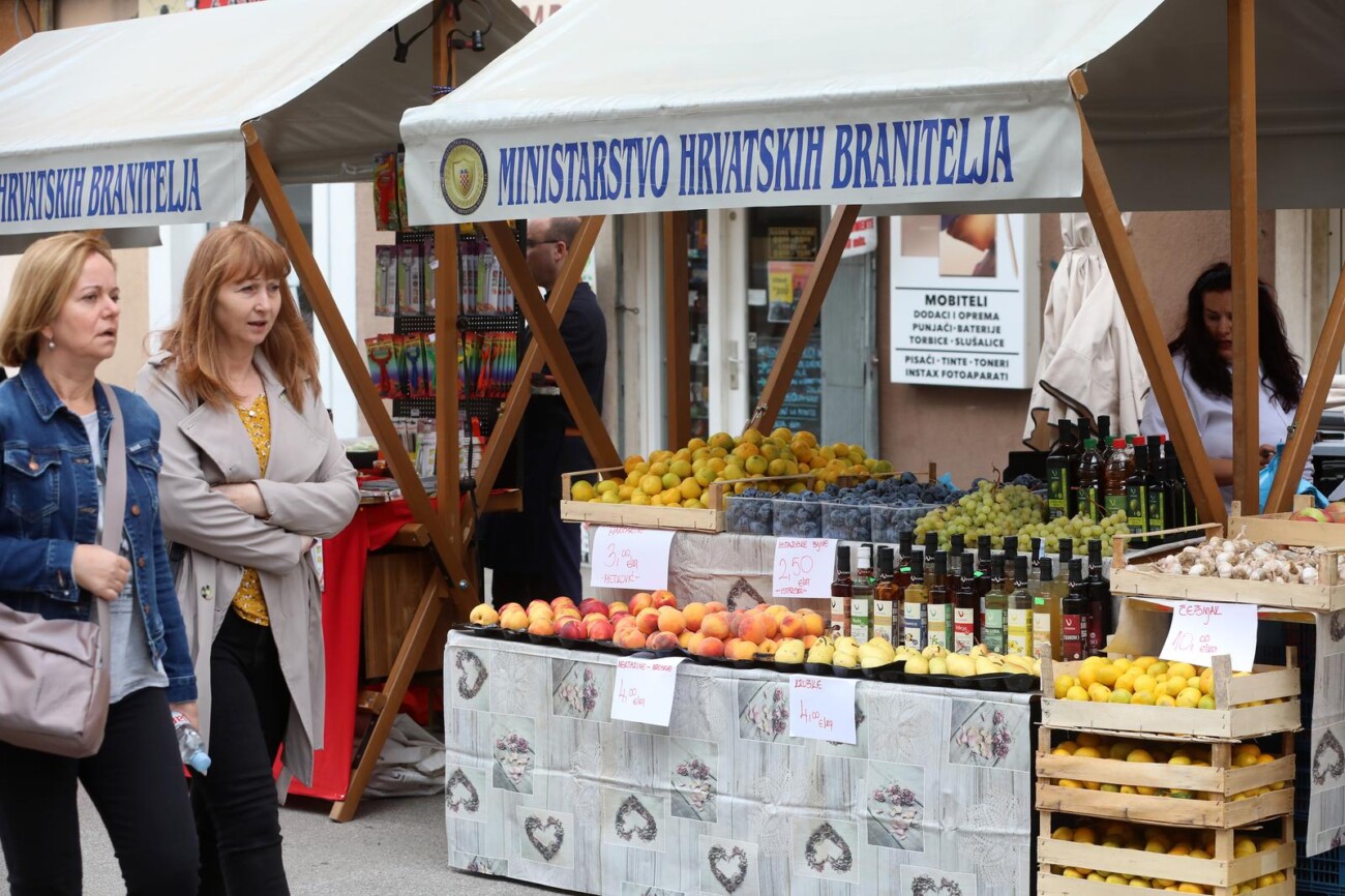 Rijeka: Sajam proizvoda braniteljskih zadruga Rijeka: Sajam proizvoda braniteljskih zadruga