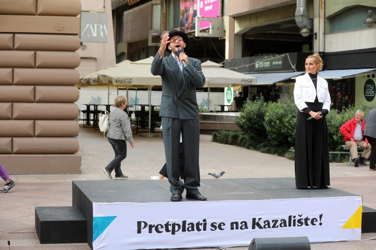 Rijeka: Dijelovi mjuzikla “Sunset Boulevard” izvedeni na Korzu Rijeka: Dijelovi mjuzikla “Sunset Boulevard” izvedeni na Korzu