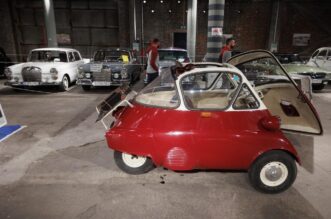 Rijeka: Izložba oldtimer automobila u Exportdrvu