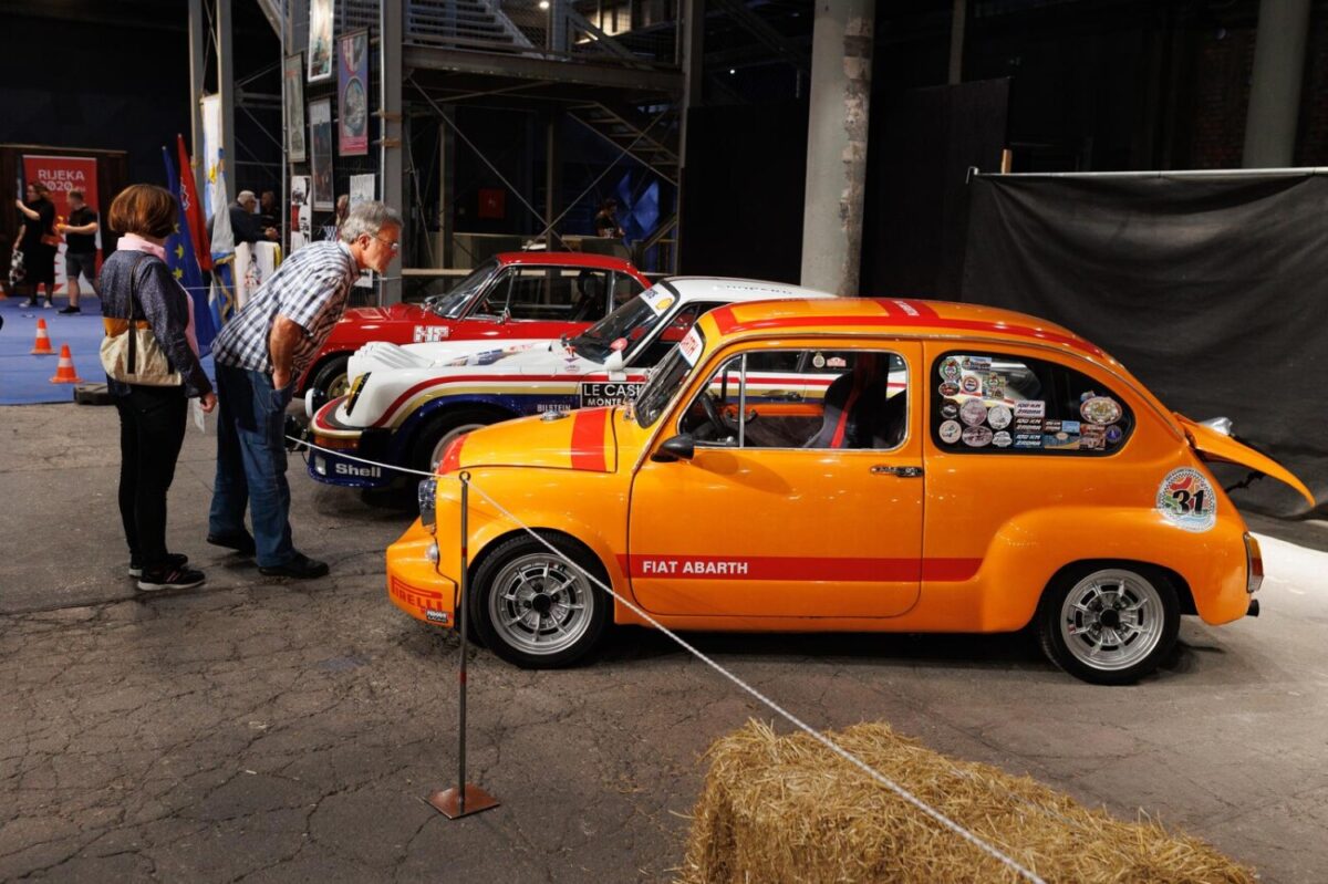 Rijeka: Izložba oldtimer automobila u Exportdrvu