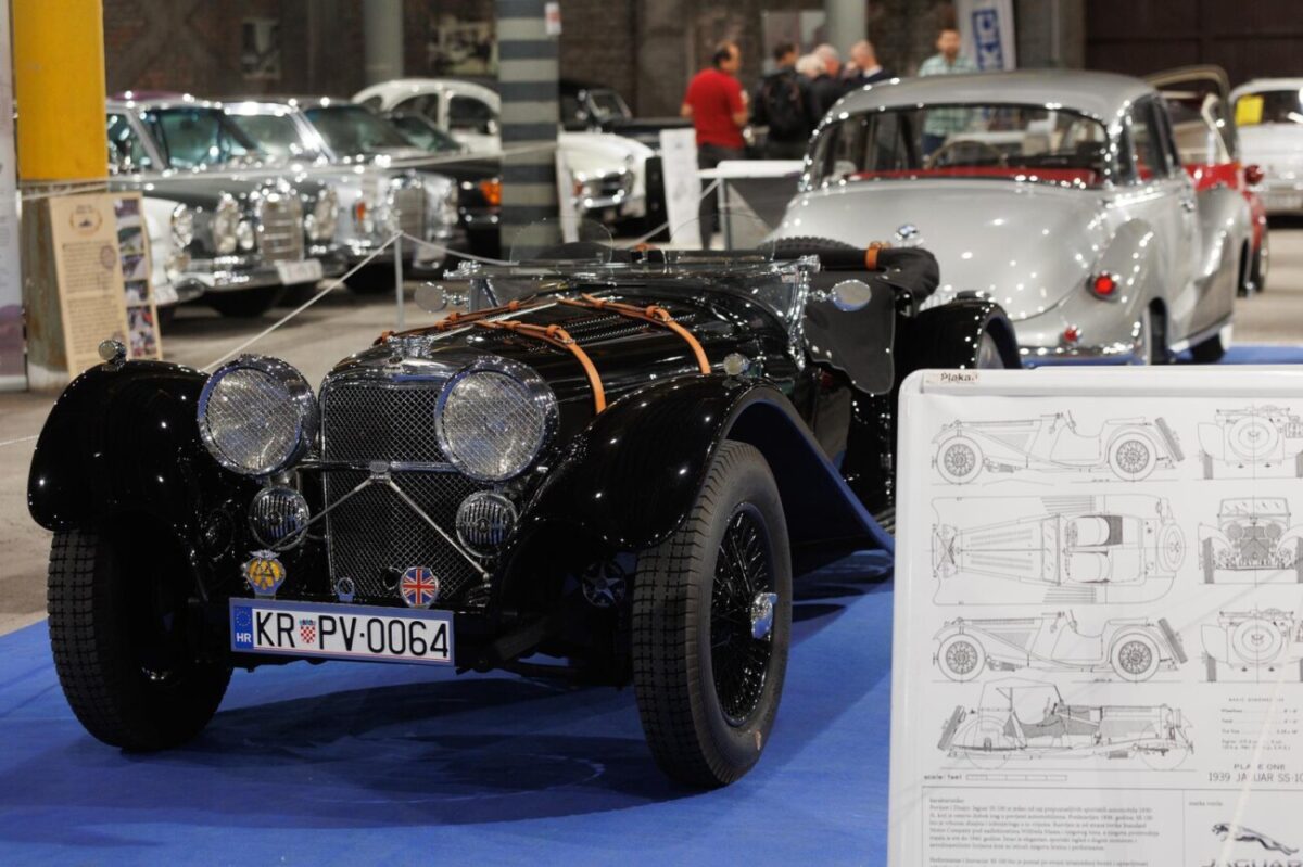 Rijeka: Izložba oldtimer automobila u Exportdrvu