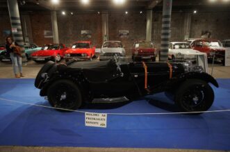 Rijeka: Izložba oldtimer automobila u Exportdrvu