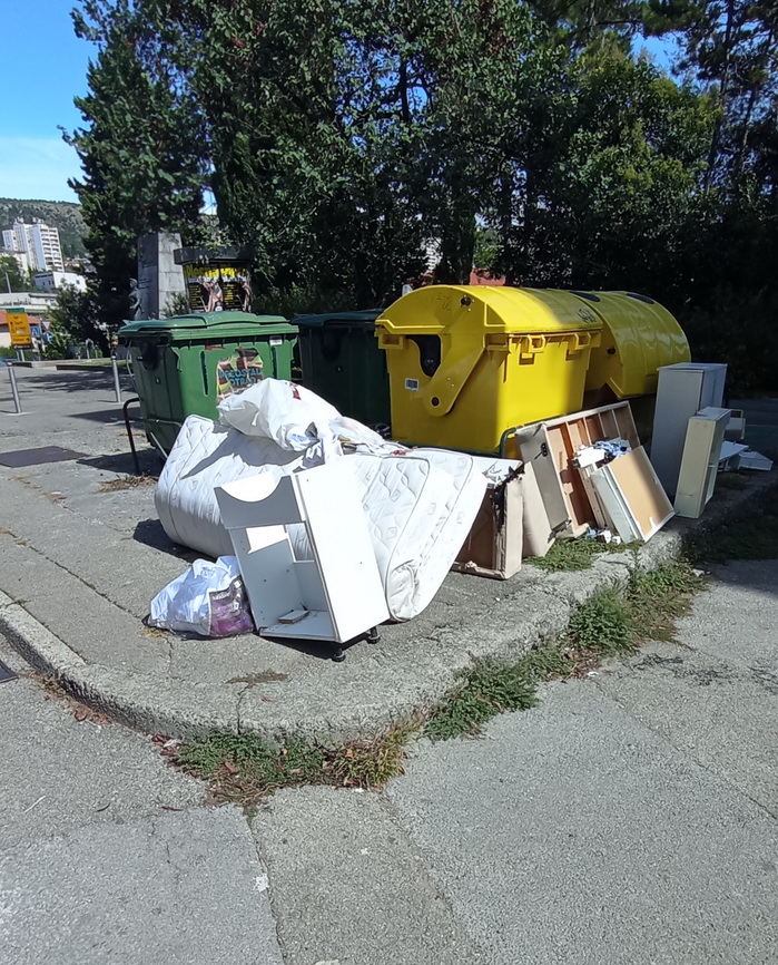 kod-Spomenika-u-Kvaternikovoj-br.-40 kod-Spomenika-u-Kvaternikovoj-br.-40