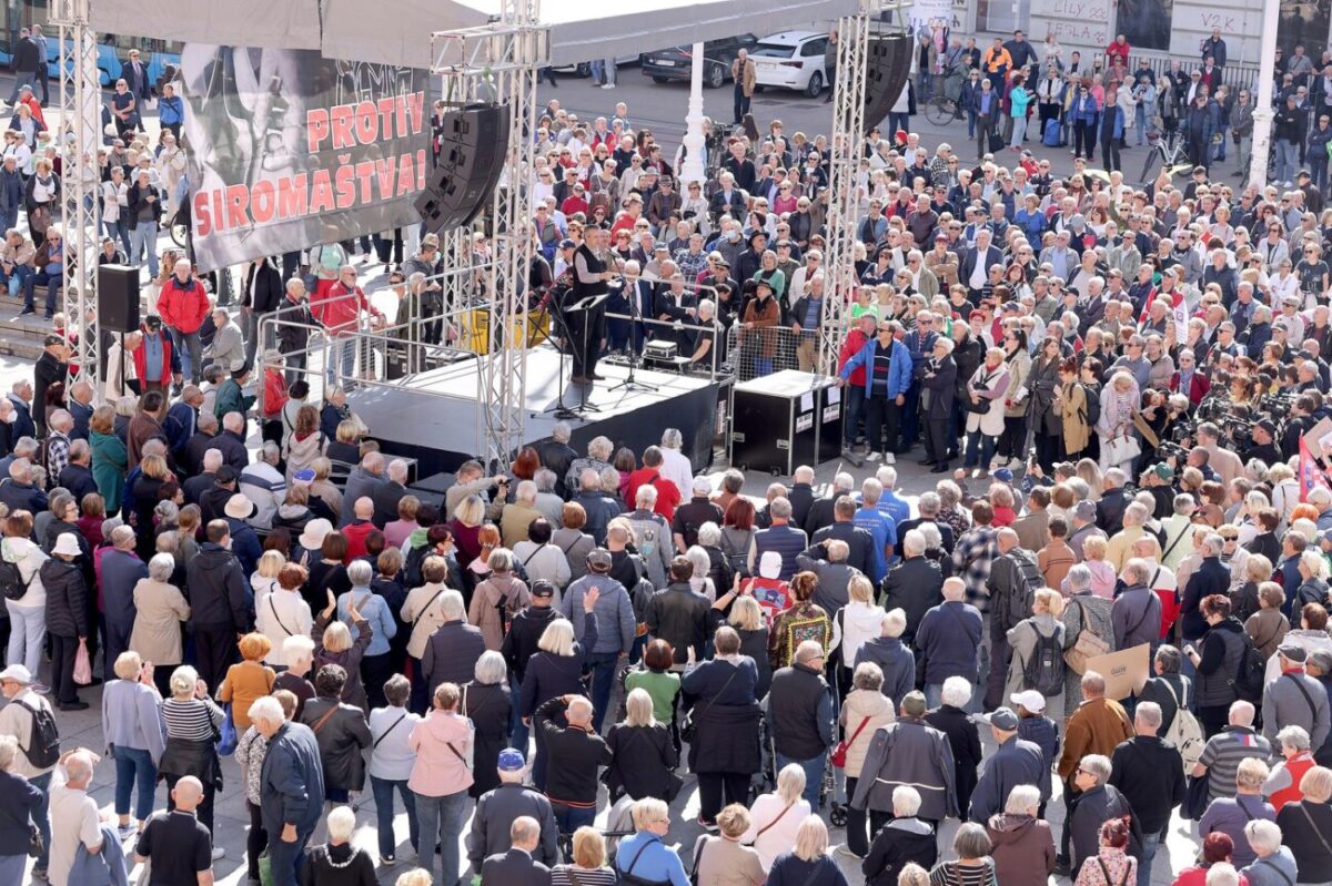 Zagreb: Na Trgu bana Jelacica prosvjedovali umirovljenici