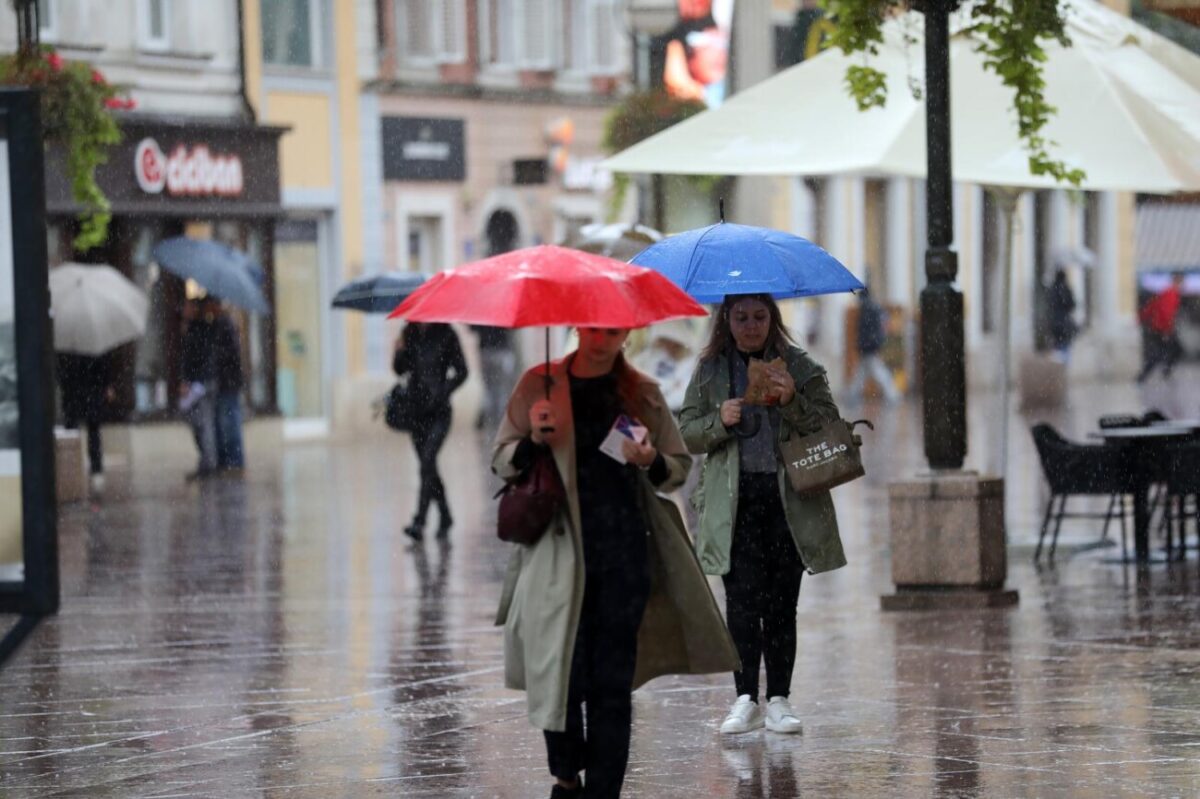 Rijeka: Kišni dan u centru grada