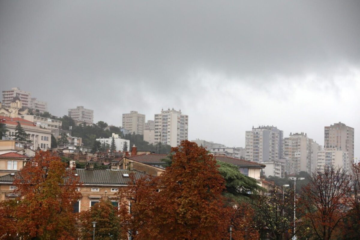 Rijeka: Kišni dan u centru grada