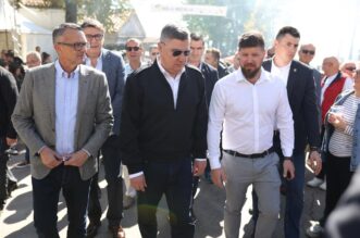 Predsjednik Republike sudjelovao je  na centralnom događaju „Pozdrav Beloj nedeji“ manifestacije „Bela nedeja“ u Gradu Kastvu