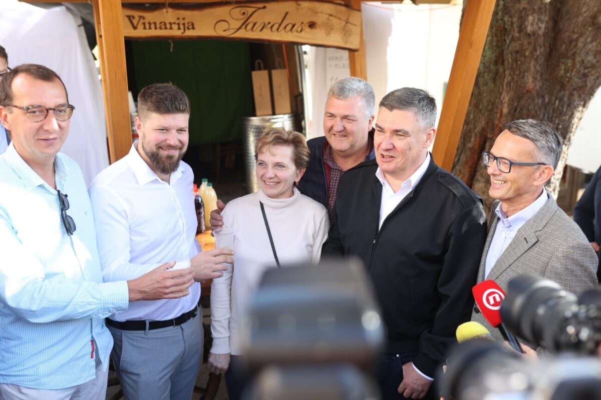 Predsjednik Republike sudjelovao je  na centralnom događaju „Pozdrav Beloj nedeji“ manifestacije „Bela nedeja“ u Gradu Kastvu