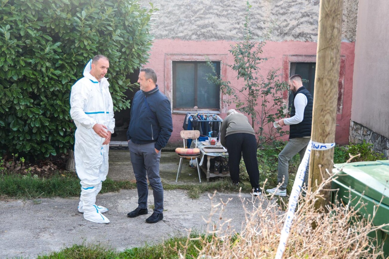 U stanu u Puli pronađen mrtav muškarac, sumnja se na ubojstvo U stanu u Puli pronađen mrtav muškarac, sumnja se na ubojstvo